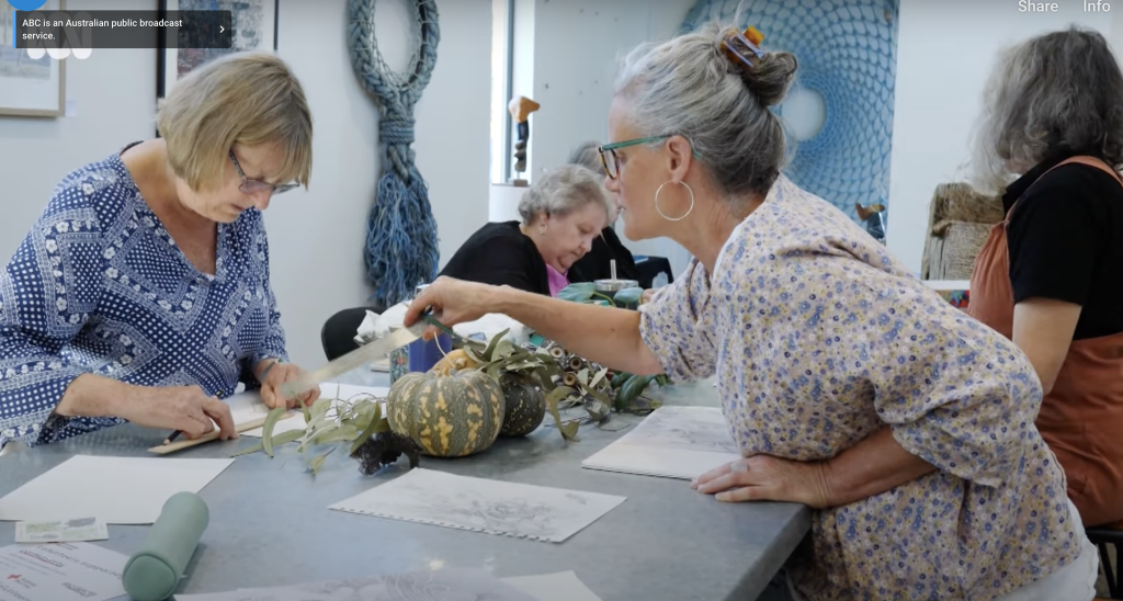 Art classes help Mallacoota residents recover from bushfire trauma